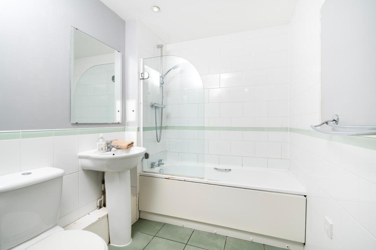 Cosy Flat Right Opp Tube Station Apartment London Exterior photo